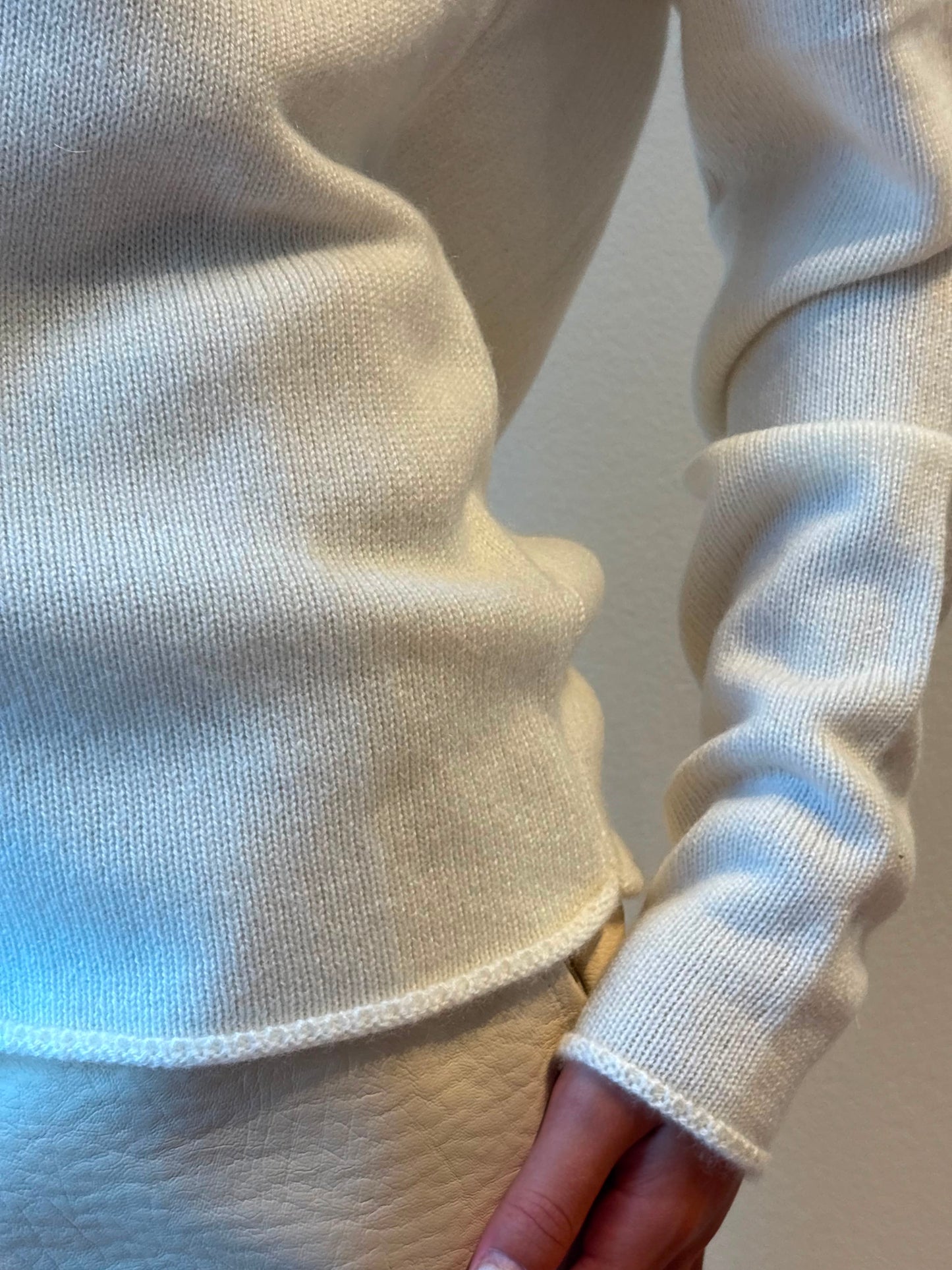 Maglia in Cashmere Latte - Skills Milano