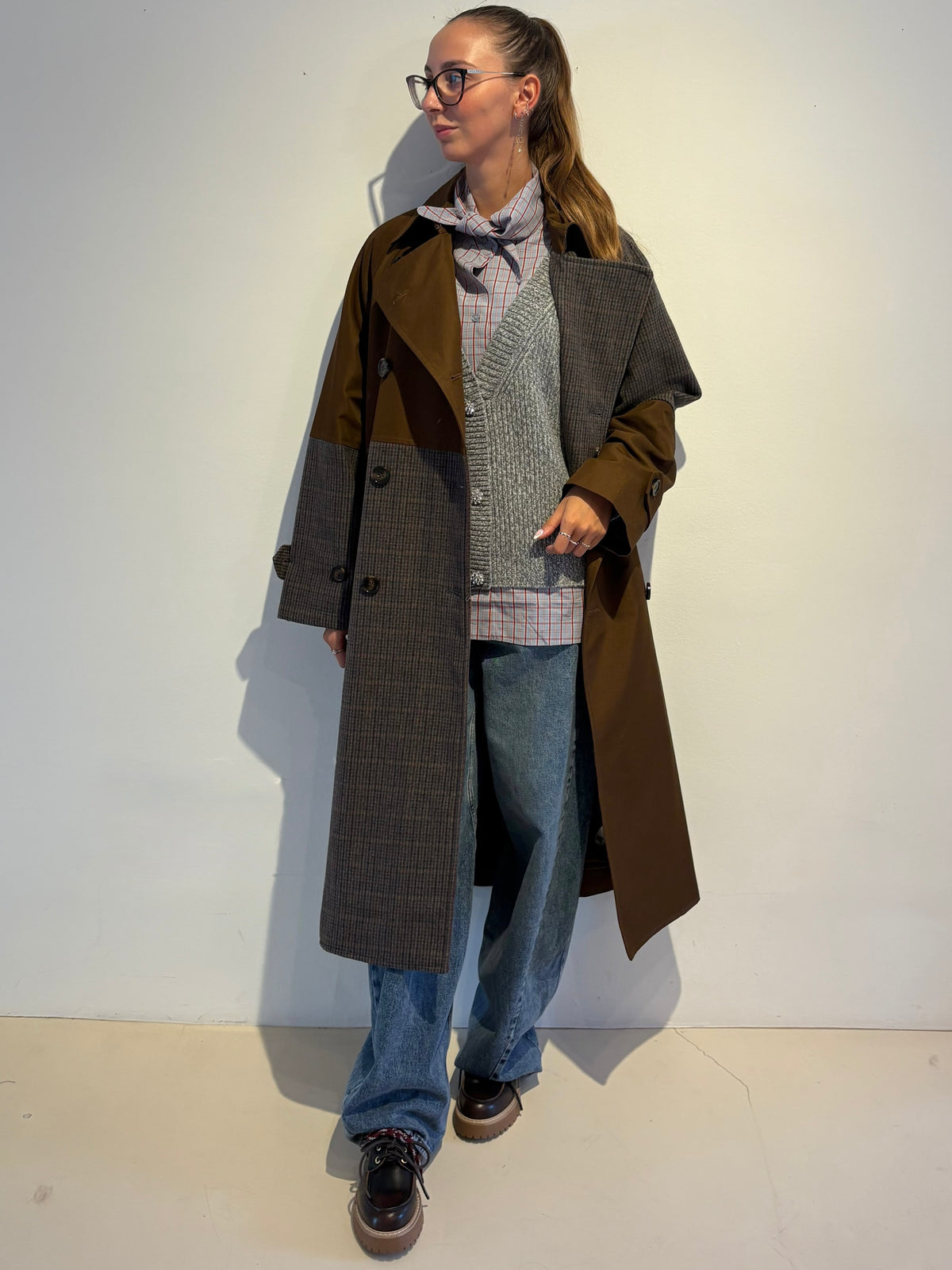 Trench Color Block Marrone e Grigio - Essentiel Antwerp