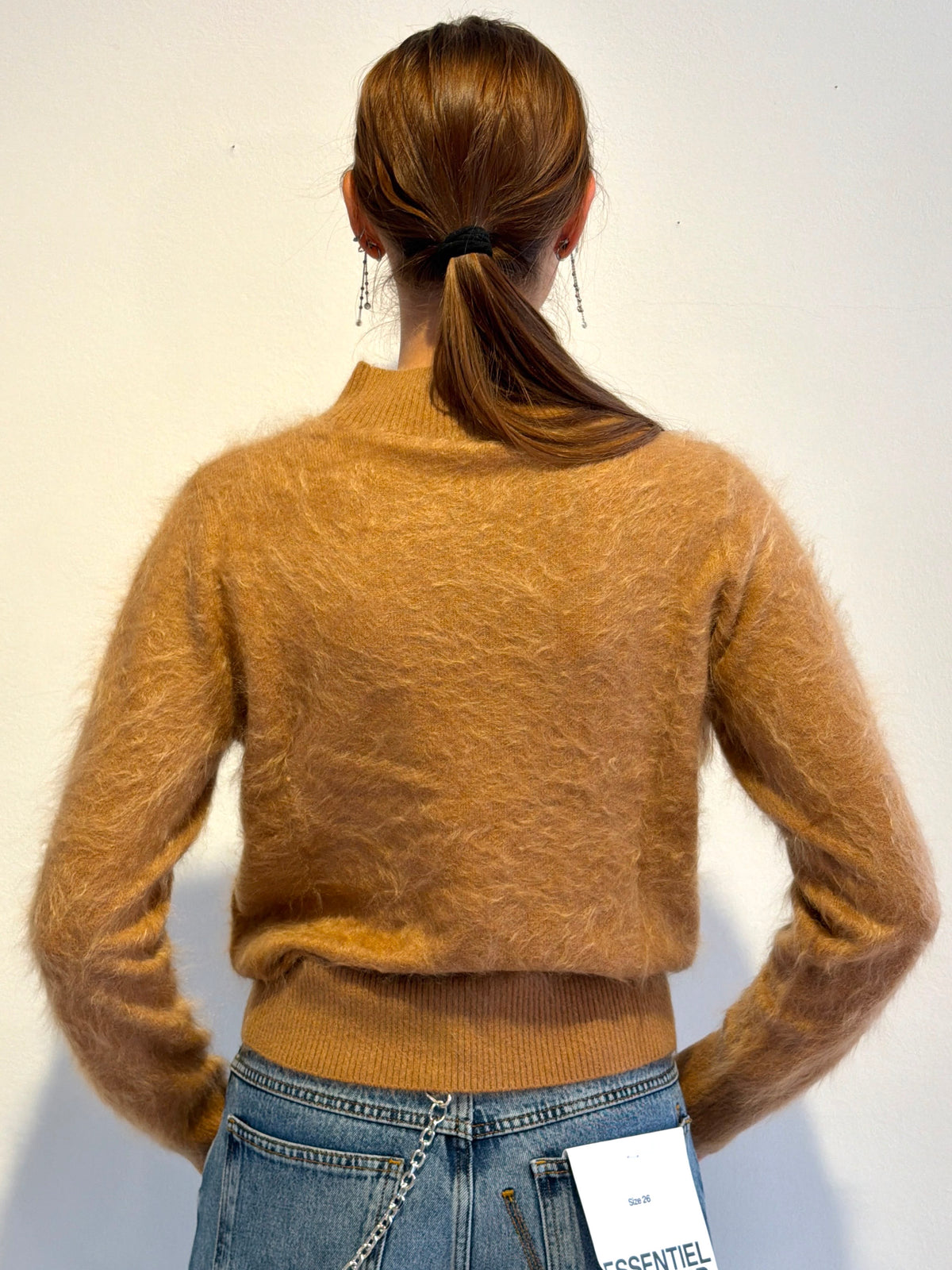 Pullover Cammello in Cashemre Collo Alto - Essentiel Antwerp
