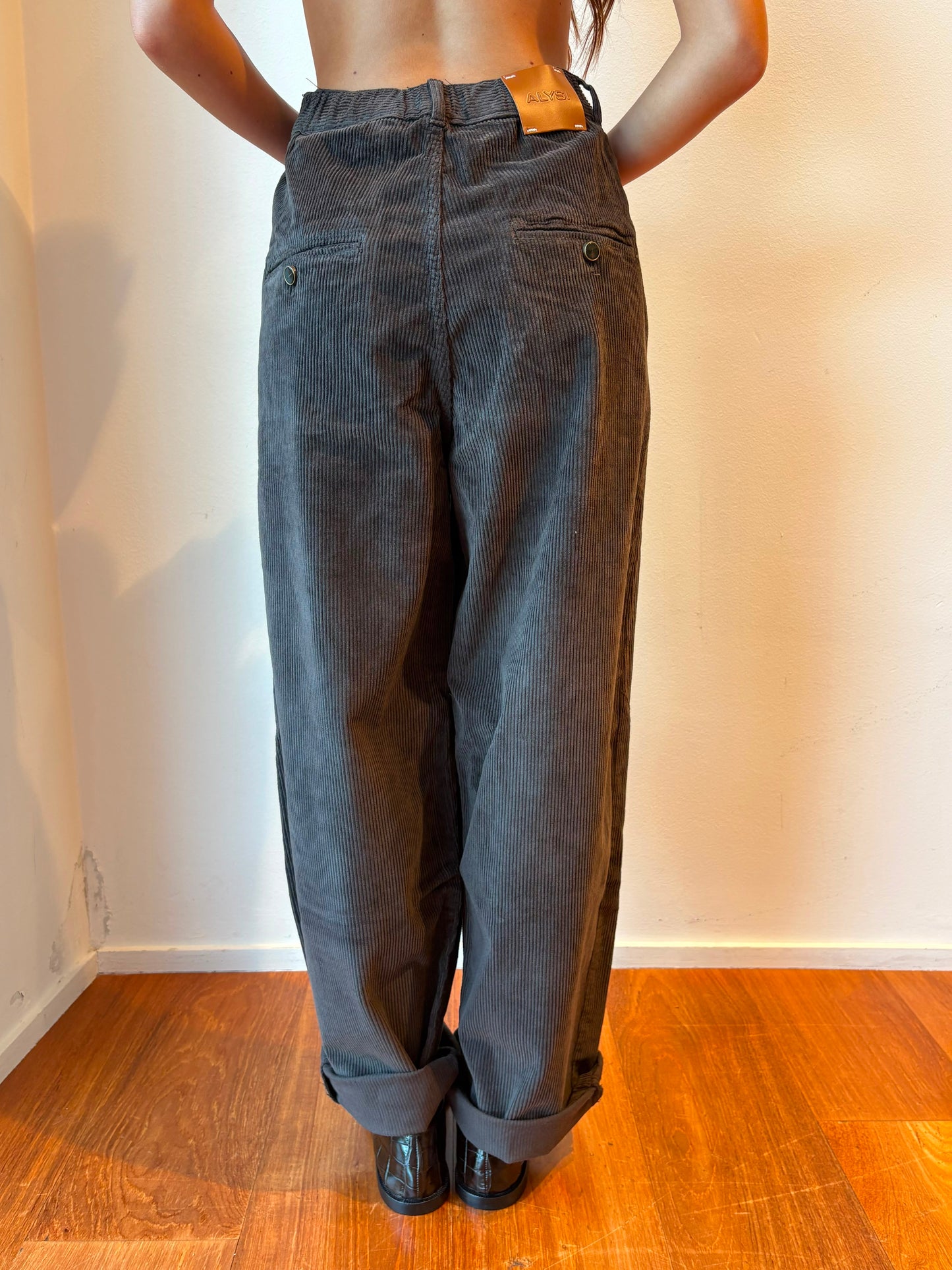 Pantalone Cacao Modello Barrel - Alysi