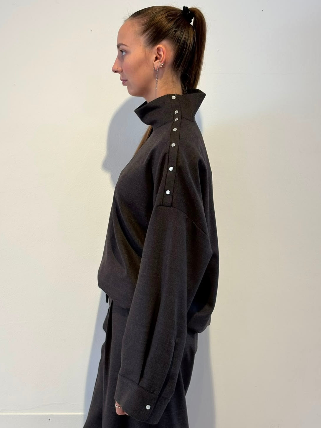 Camicia Marron Glacé con Dettagli Gioiello - Nine In The Morning