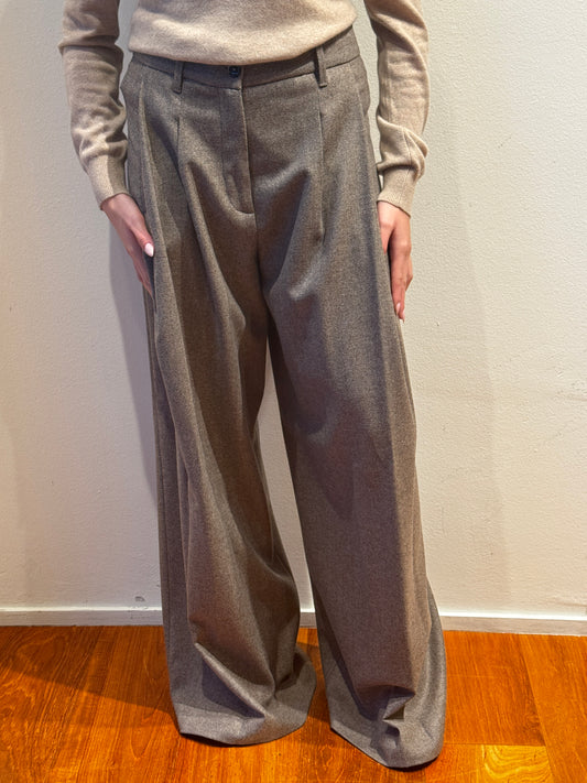 Pantalone - Nine In The Morning