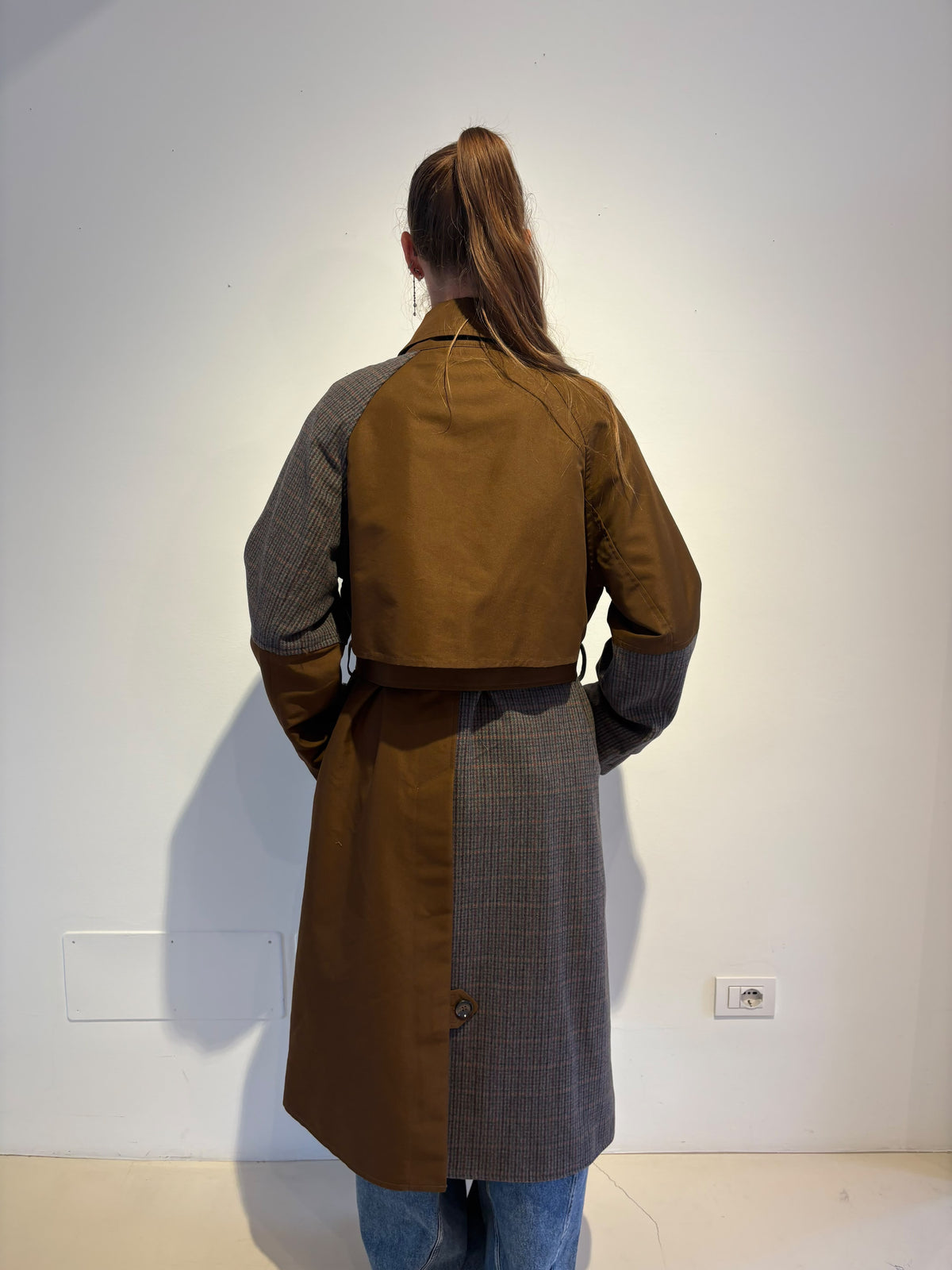 Trench Color Block Marrone e Grigio - Essentiel Antwerp