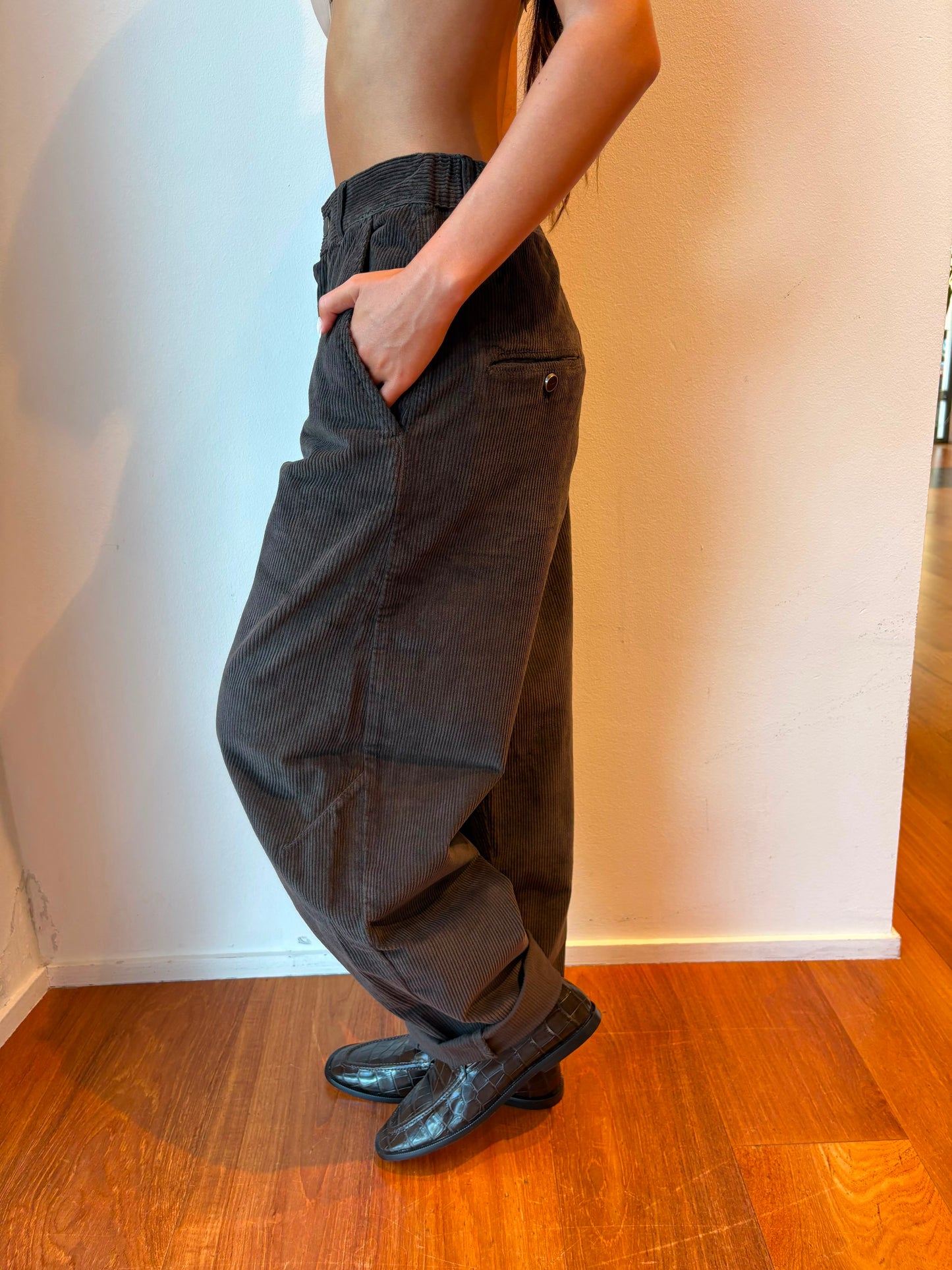 Pantalone Cacao Modello Barrel - Alysi