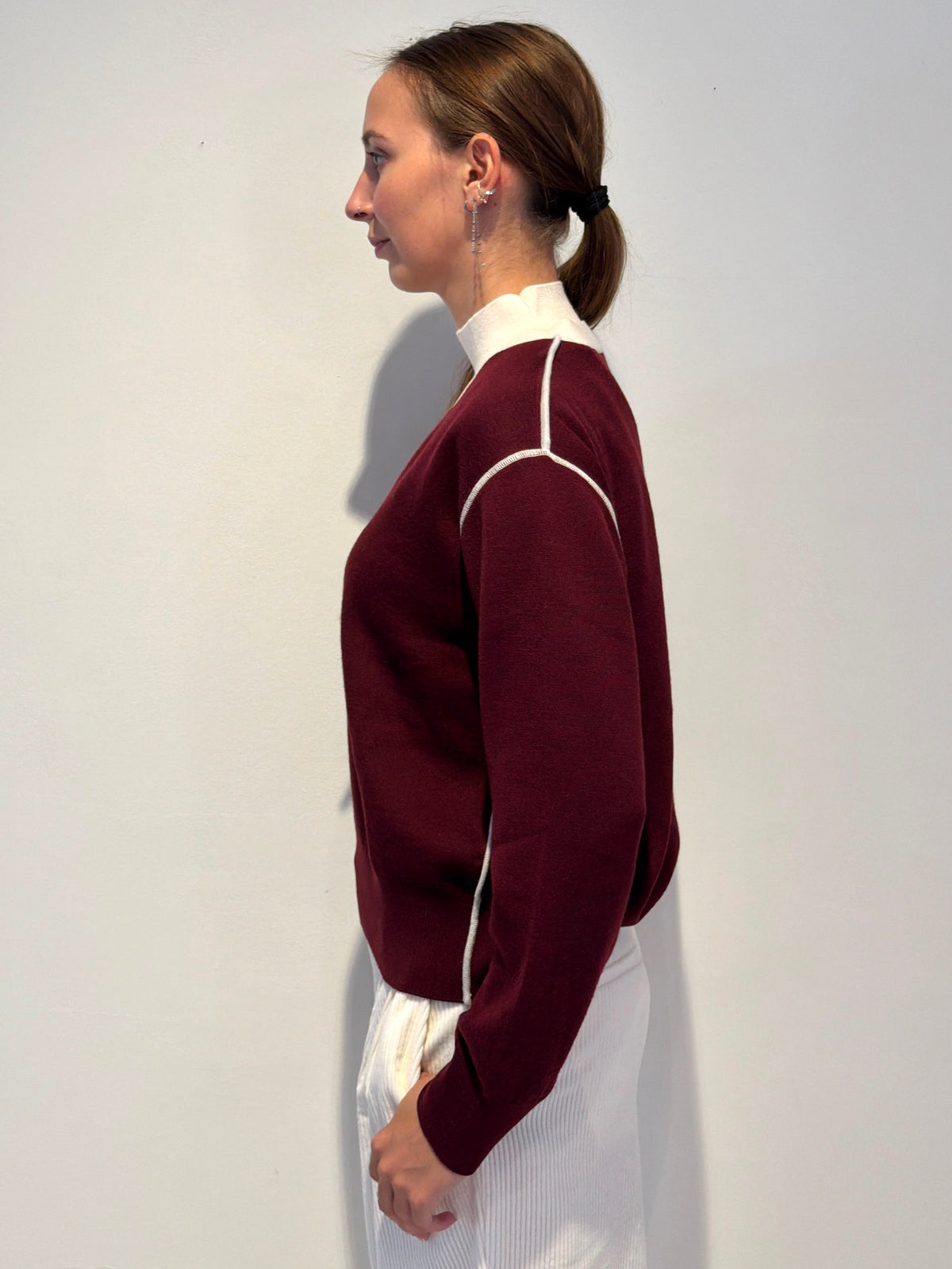 Pullover Bordeaux Scollo V - Essentiel Antwerp