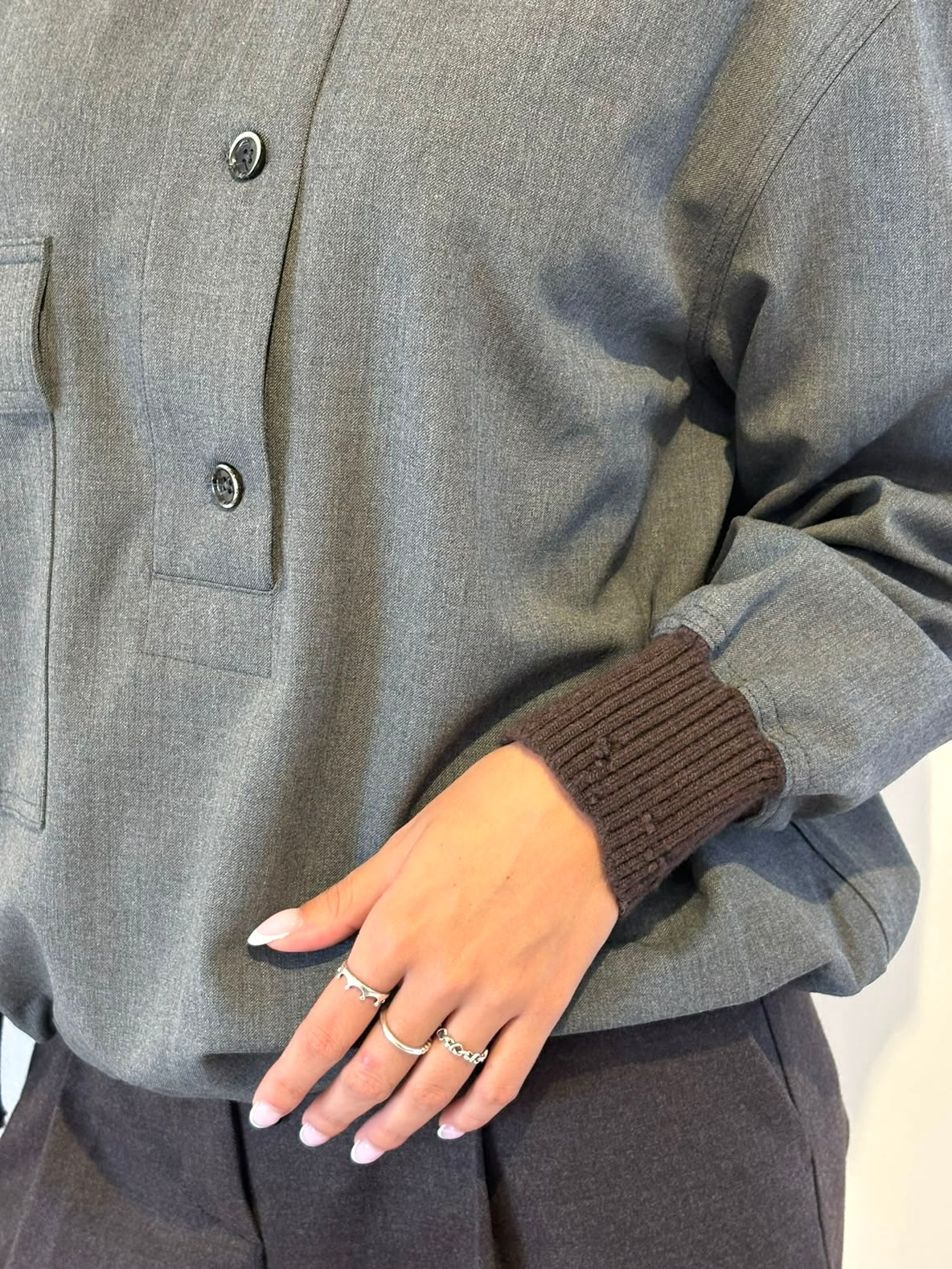 Camicia Grigio Medio con Polsini Marroni - Nine In The Morning