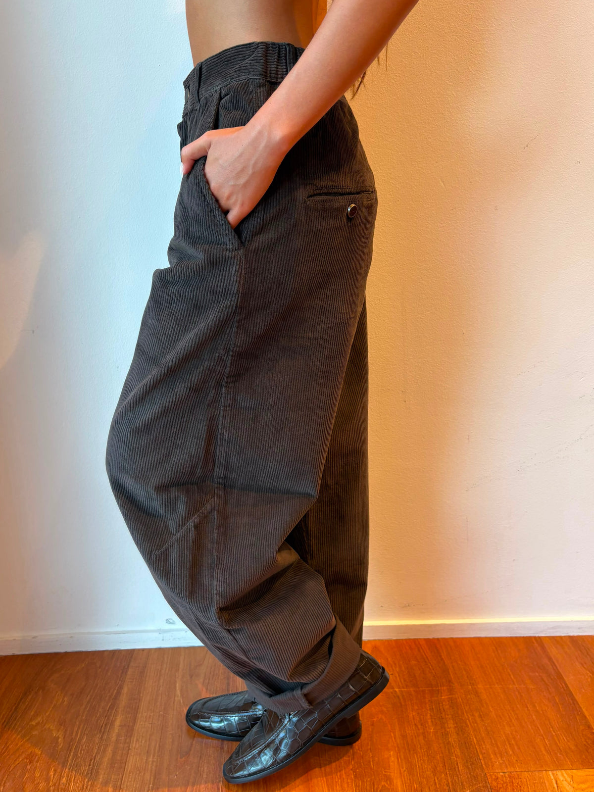 Pantalone Cacao Modello Barrel - Alysi