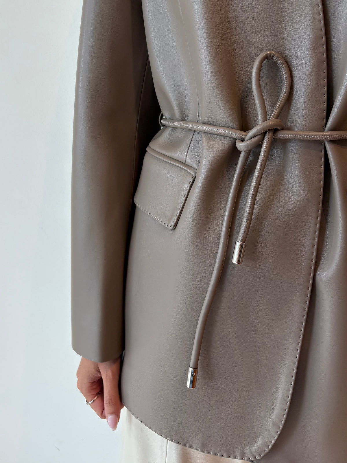 Giacca in Similpelle con Cintura - Isabelle Blanche
