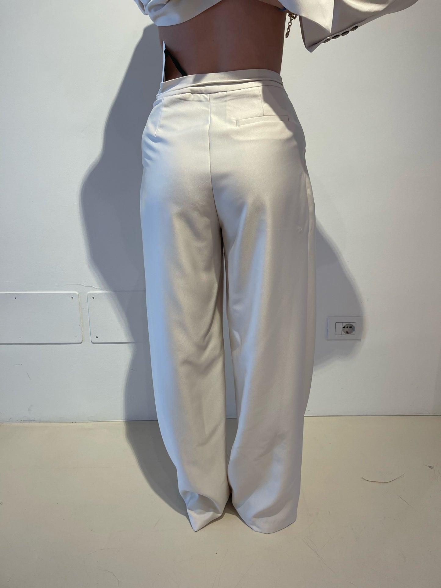 Pantalone con Pinces Crema - Eleh