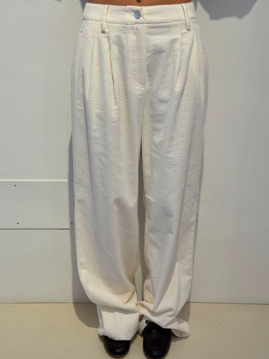 Pantalone a Gamba Larga in Velluto - Essentiel Antwerp