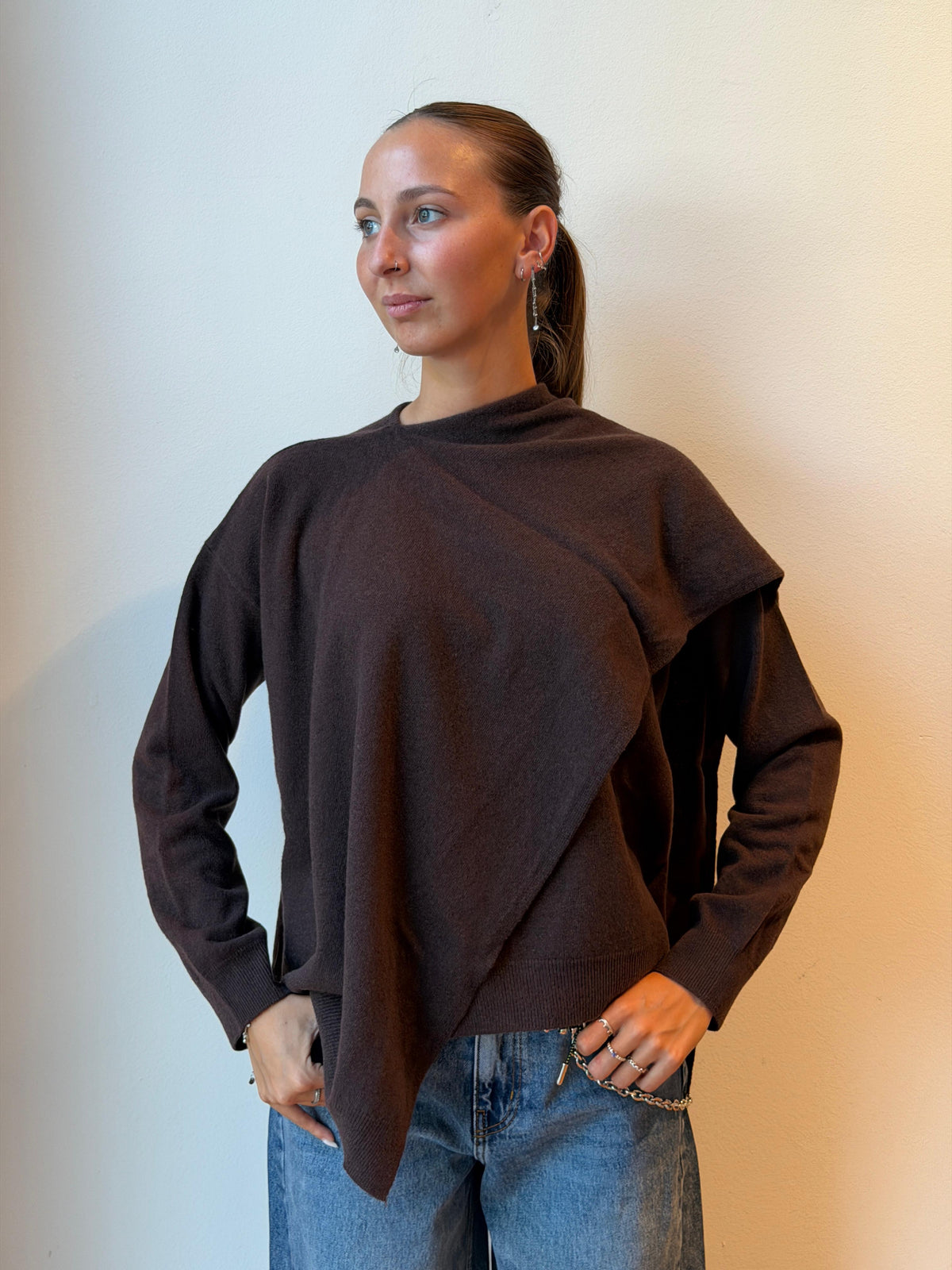 Maglione Asimmetrico Cioccolato - Su